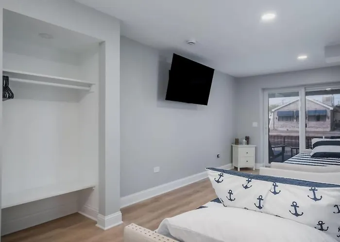 Harbor Clubhouse Modern Waterfront With Hot Tub And Pet Friendly * Fox Lake