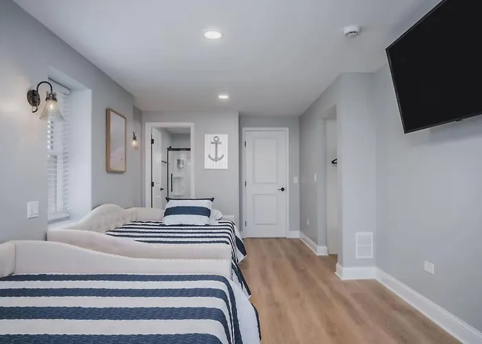Harbor Clubhouse Modern Waterfront With Hot Tub And Pet Friendly *