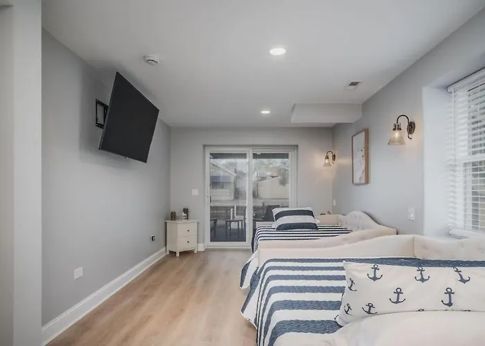 Hébergement de vacances Harbor Clubhouse Modern Waterfront With Hot Tub And Pet Friendly